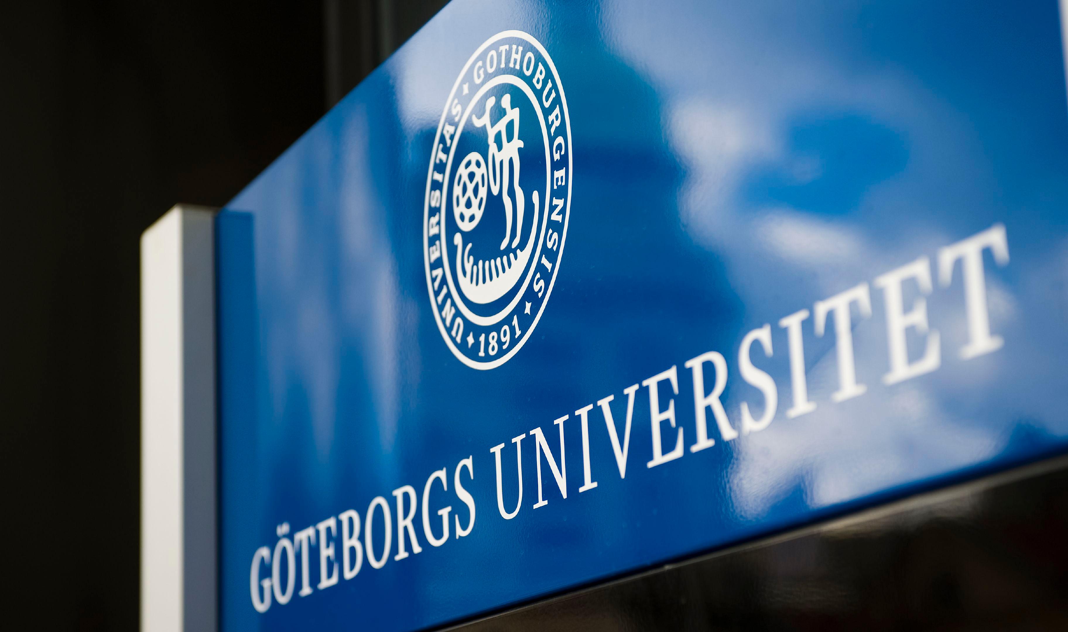 Skylt med logotyp för Göteborgs universitet